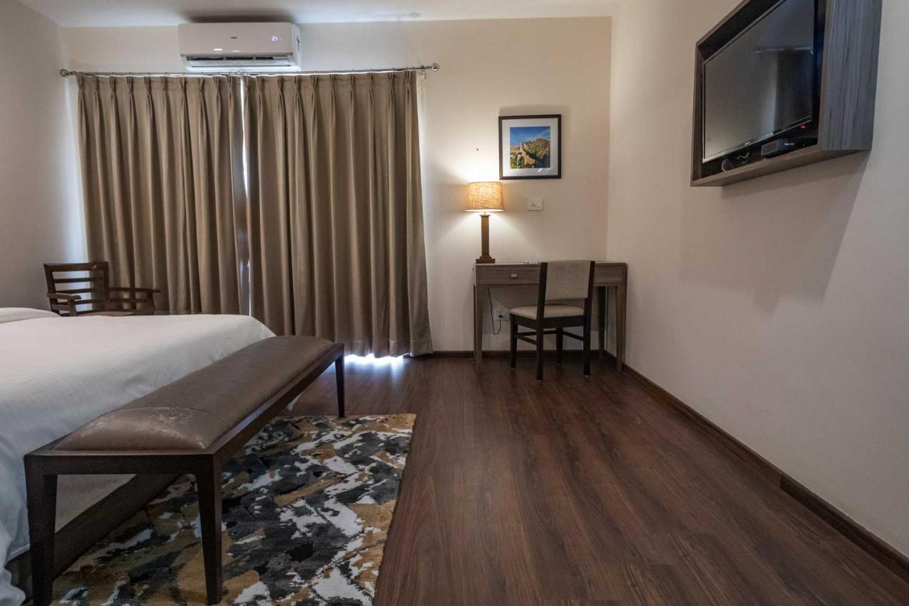 Hotel Alaya Dehradun Exteriör bild