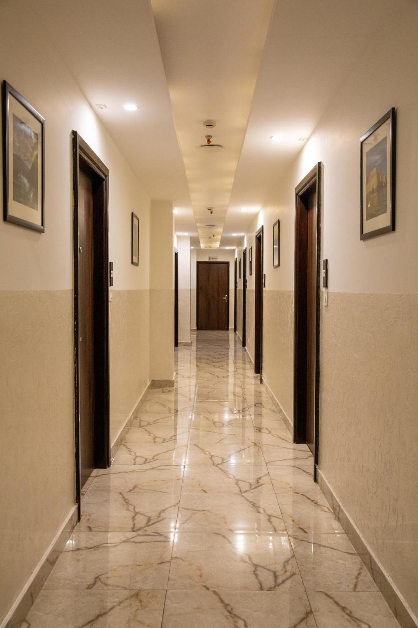 Hotel Alaya Dehradun Exteriör bild