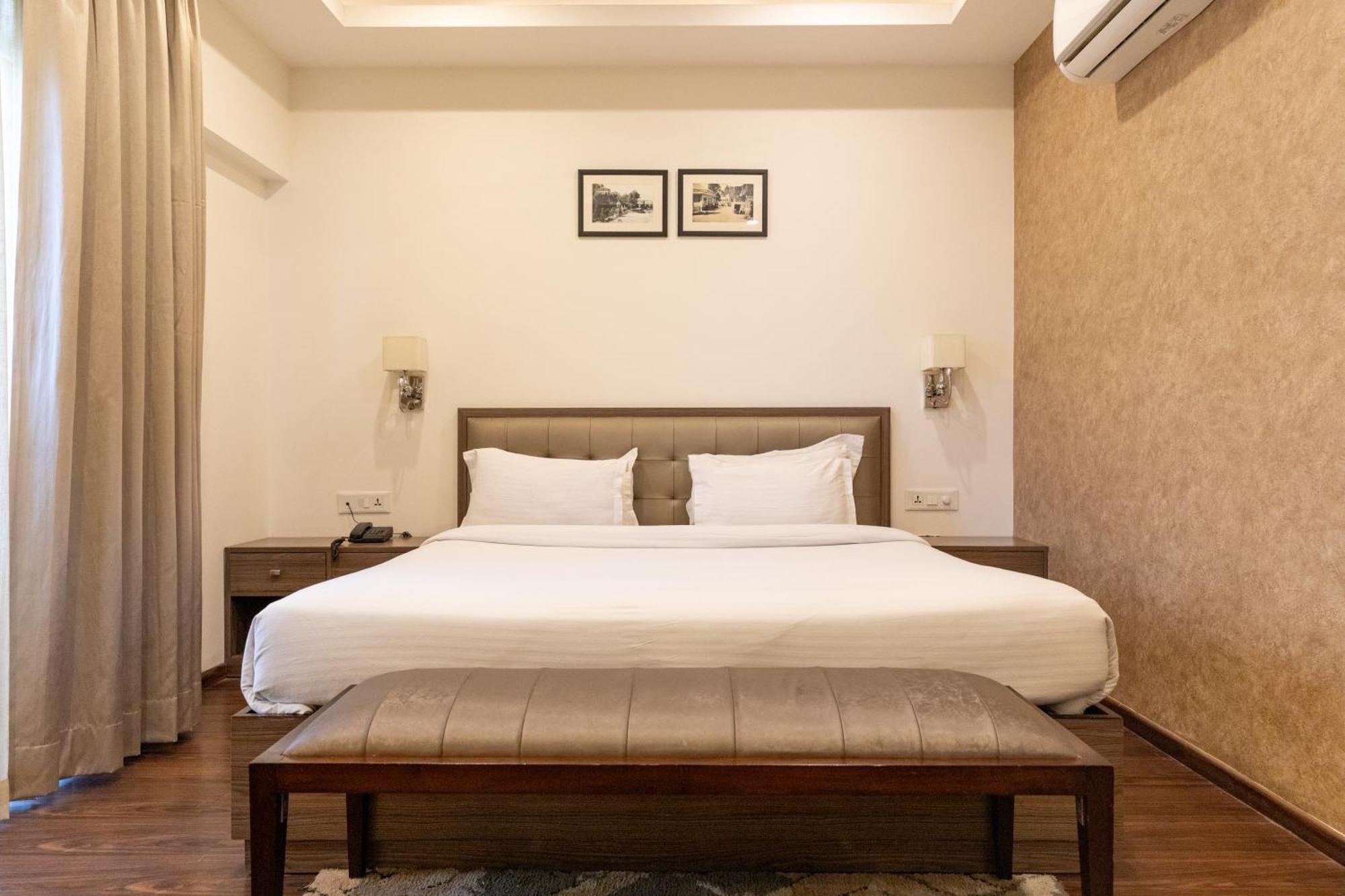 Hotel Alaya Dehradun Exteriör bild